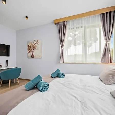 Villa Palma - Seaside Luxury For 6 Person!