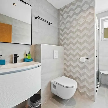 Palma - Seaside Luxury For 6 Person! Pula