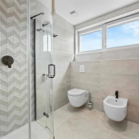 Вилла Palma - Seaside Luxury For 6 Person! Пула