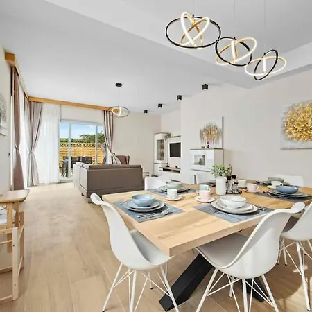 Palma - Seaside Luxury For 6 Person! * 풀라