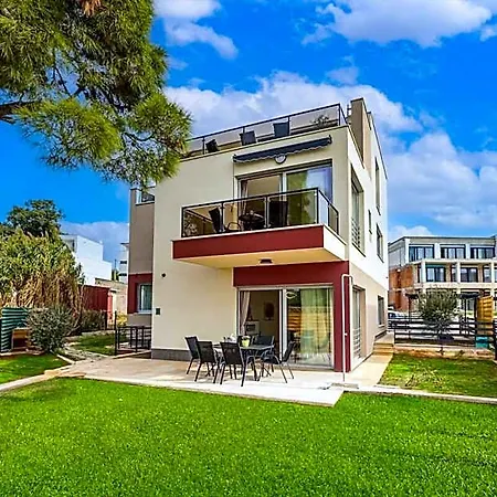 Palma - Seaside Luxury For 6 Person! Villa
