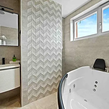 Palma - Seaside Luxury For 6 Person!