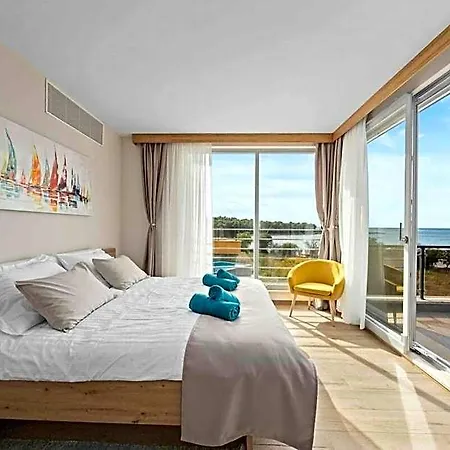 Palma - Seaside Luxury For 6 Person! Villa