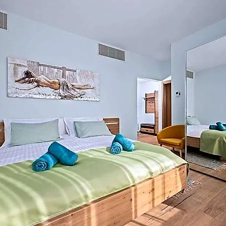 Palma - Seaside Luxury For 6 Person! * Pula