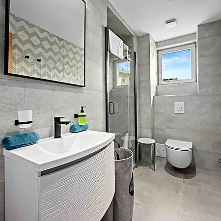 Palma - Seaside Luxury For 6 Person! Pula